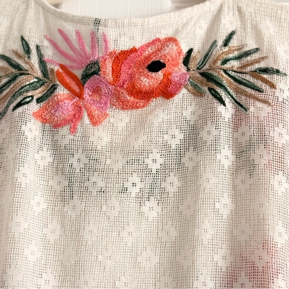 Anthropologie Akemi & Kin Chic Floral Embroidered Tunic Poncho - Picture 8 of 15